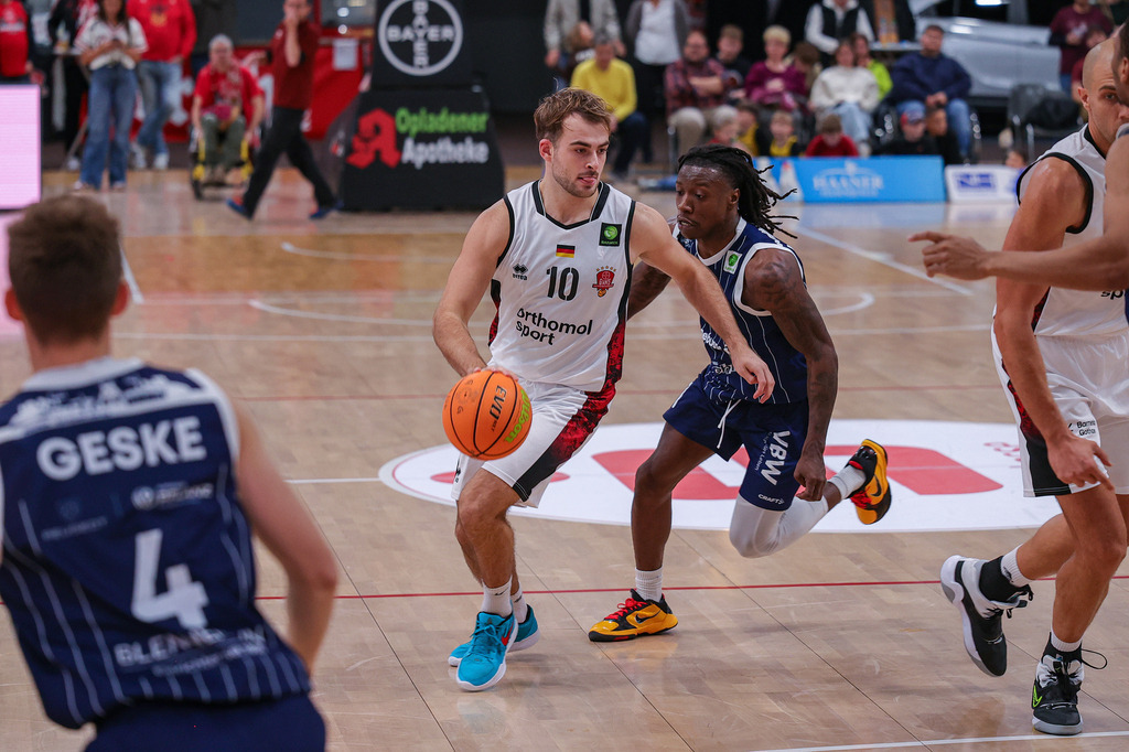 BAYER GIANTS vs VfL Sparkassenstars Bochum-118 | Fotos von Basketballspielen aus dem Raum NRW fotografiert von Gero Mueller-Laschet und Daniel Schaefer - Realisiert mit Pictrs.com