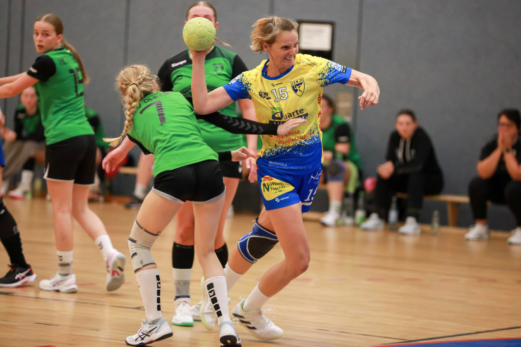 HcTvRhedeII_SvNeukirchen_150924_111 | Bildergalerie von Sport-Ereignissen aber auch von weiteren spannenden Dingen - nicht nur vom Niederrhein. In Anlehnung an den bekannten Spruch von Hanns Dieter Hüsch heißt das Motto: "Niederrhein ist überall".  - Realisiert mit Pictrs.com