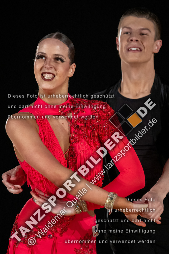 20250504-10736 | Hier finden Sie Tanz Bilder vom Latein und Standard Formationen tanzen. Sportbilder vom Tanzsport. Schöne Fotos und von Weltmeisterschaft, Europameisterschaft, Bundesliga, Regionalliga, Oberliga und Landesliga sowie von GOC Stuttgart, DanceComp, WM Bremen