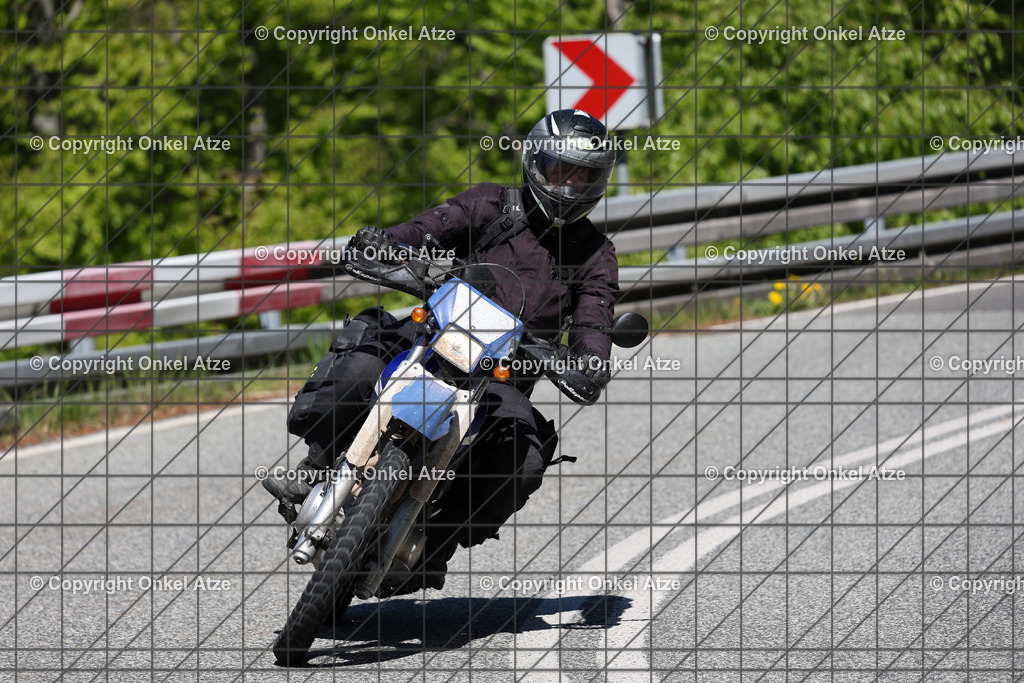IMG_9729 | Fotograf am Kyffhäuser. Onkel Atze. Kyffhäuser Rennstrecke. Café36. Motorsportfotografie. - Realisiert mit Pictrs.com