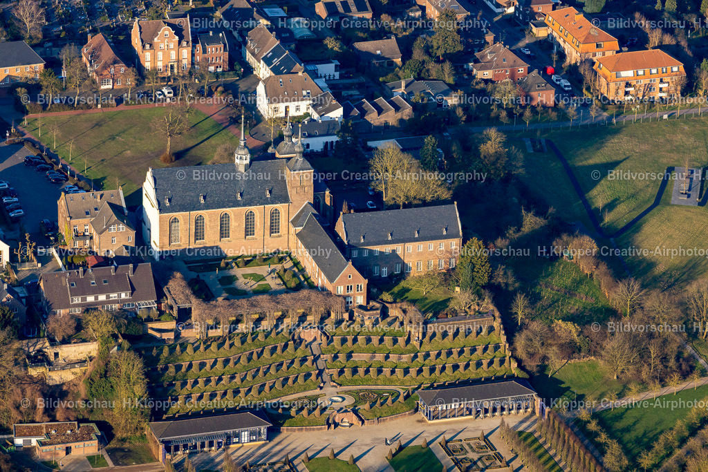 Luftbilder Kamp-Lintfort-7561 | Luftbild Gebäudekomplex des Klosters in Kamp-Lintfort - Realisiert mit Pictrs.com