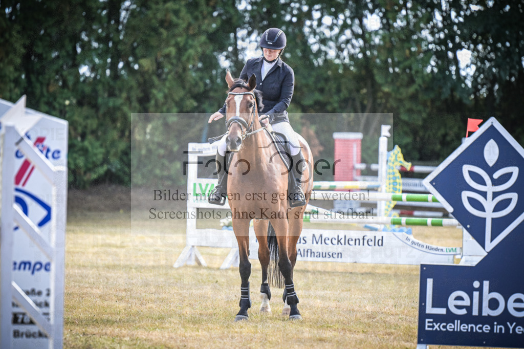 DOS_0154 | Entdecke hochwertige Reitturnierfotos von Foto Oger. Professionell, emotional und authentisch – jetzt Lieblingsmomente im Shop bestellen.Deutschlandweite Turnierfotografie. - Realisiert mit Pictrs.com