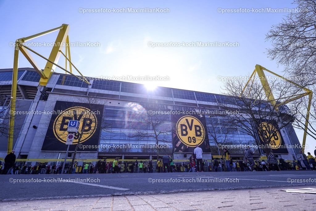 BVB08032501023 | 08.03.2025, Fußball, Borussia Dortmund - FC Augsburg, 1. Fußball Bundesliga, 25. Spieltag, Signal Iduna Park, Saison 2024 2025: Aussenansicht Stadion Übersichtsbild DFB regulations prohibit any use of photographs as image sequences and or quasi-video.