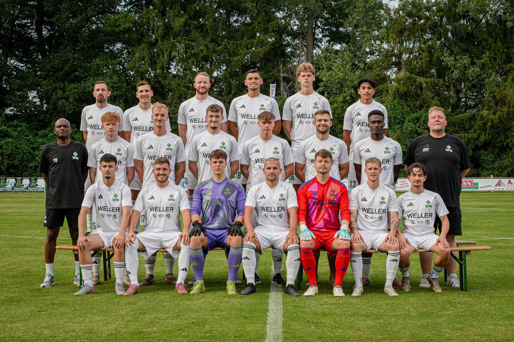 Fußball I Herren I Saison 2026-2027 I Mannschaftsfoto  I 03636 | jns.sportfotos - Realisiert mit Pictrs.com