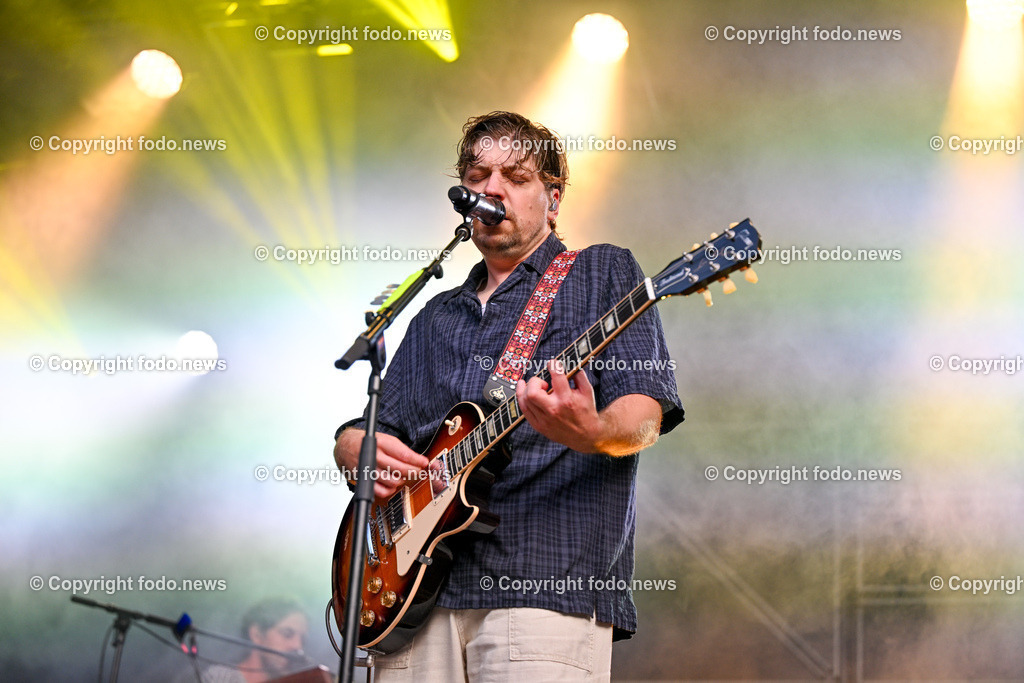 Posthof_ Philipp Poisl_ Open Air Konzert_ 24.07.2023-12 | 24.07.2023, Linz, AUT, Posthof, Open Air Konzert Philipp Poisl, im Bild Philipp Poisel (Singer Songwriter aus Stuttgart)