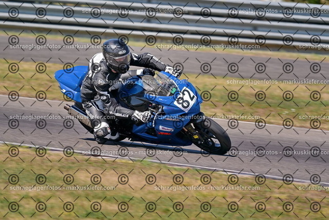 26bt05-0530 | markuskiefer.com - Realisiert mit Pictrs.com