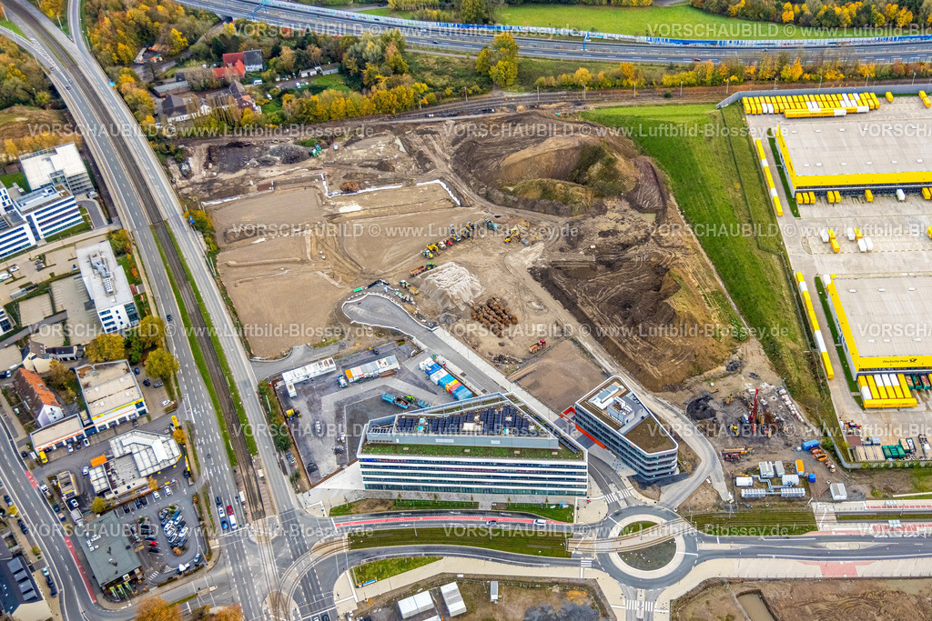 Bochum231102363 | Luftbild, Großbaustelle Mark 51/7, O-Werk Campus und Neubau Wissenschafts- und Technologiequartier, ehemaliges Opel Areal, Baustelle und Kreisverkher mit Innocampus Gebäude, Laer, Bochum, Ruhrgebiet, Nordrhein-Westfalen, Deutschland