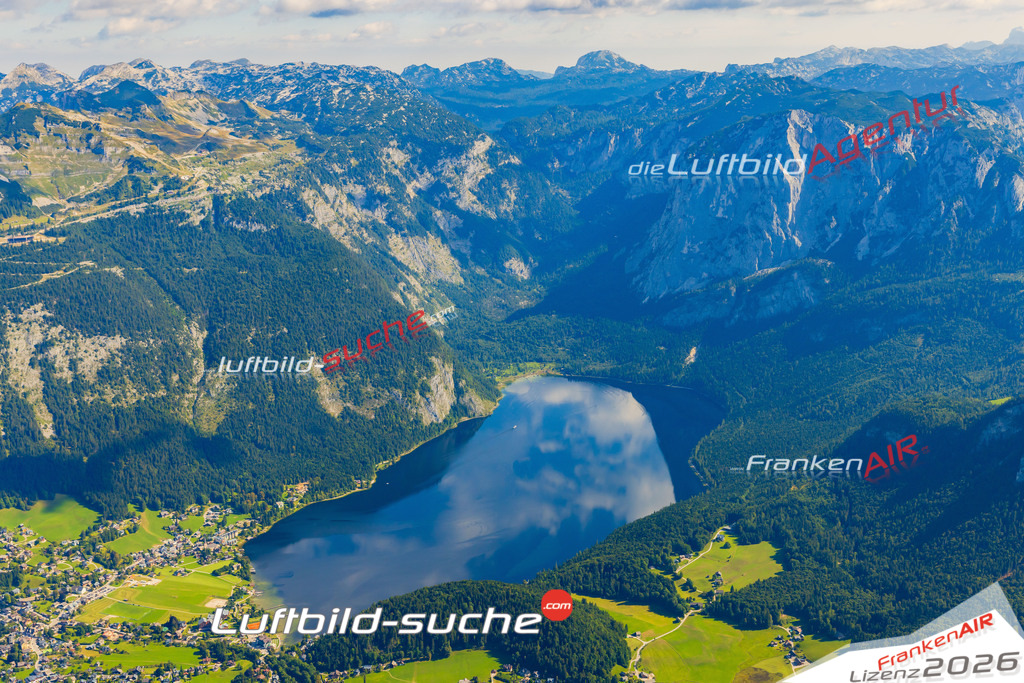 Luftaufnahme von  Altaussee - Die Luftaufnahme wurde 2025 vom UL-Flugzeug heraus erstellt ( keine Drohne ) - Hochauflösende Luftaufnahme - für professionelle Ausdrucke geeignet. Die Geschenkidee !Mit Lizenz und Bildrechte bestellbar