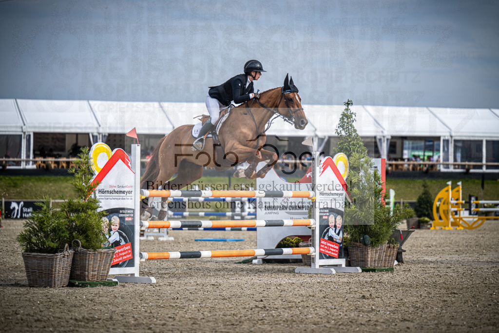 DOS_3999 | Entdecke hochwertige Reitturnierfotos von Foto Oger. Professionell, emotional und authentisch – jetzt Lieblingsmomente im Shop bestellen.Deutschlandweite Turnierfotografie. - Realisiert mit Pictrs.com