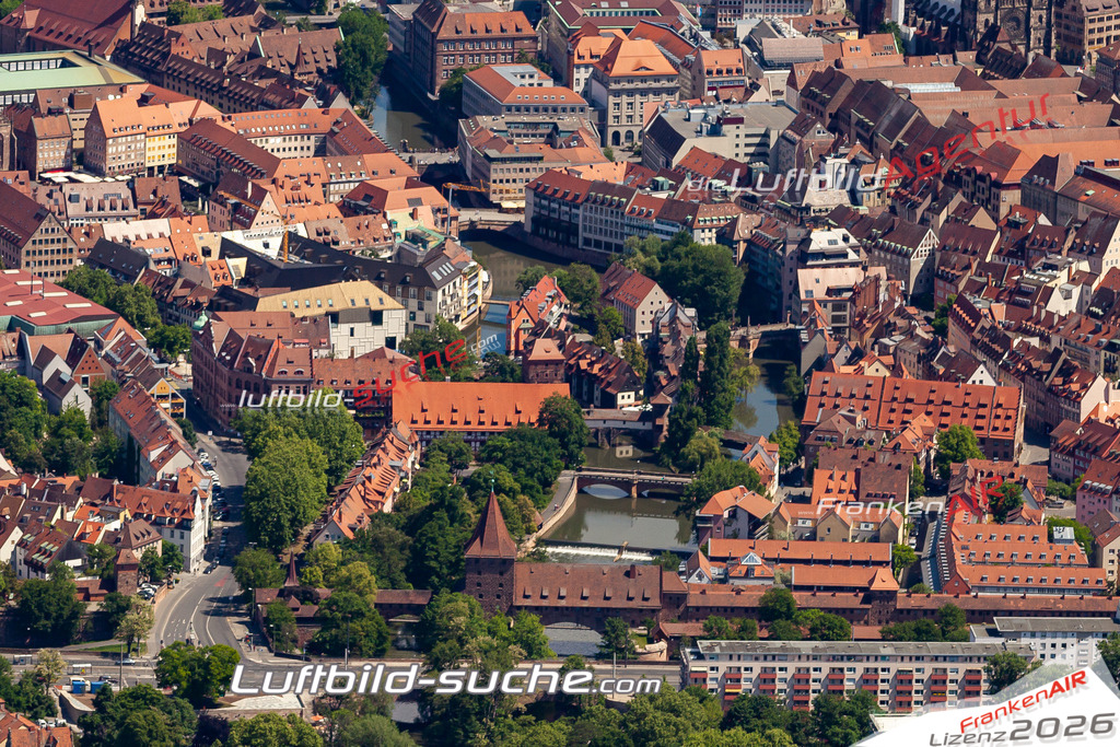 Aktuelles Luftbild von schlayerturm nuernberg - Die Luftaufnahme wurde 2020 mittels UL-Flugzeug erstellt ( keine Drohne ) - hochauflösende Kamera-Systeme von  Canon -Beste Qualität - Für grossformatige Ausdrucke geeignet. Die Geschenkidee !