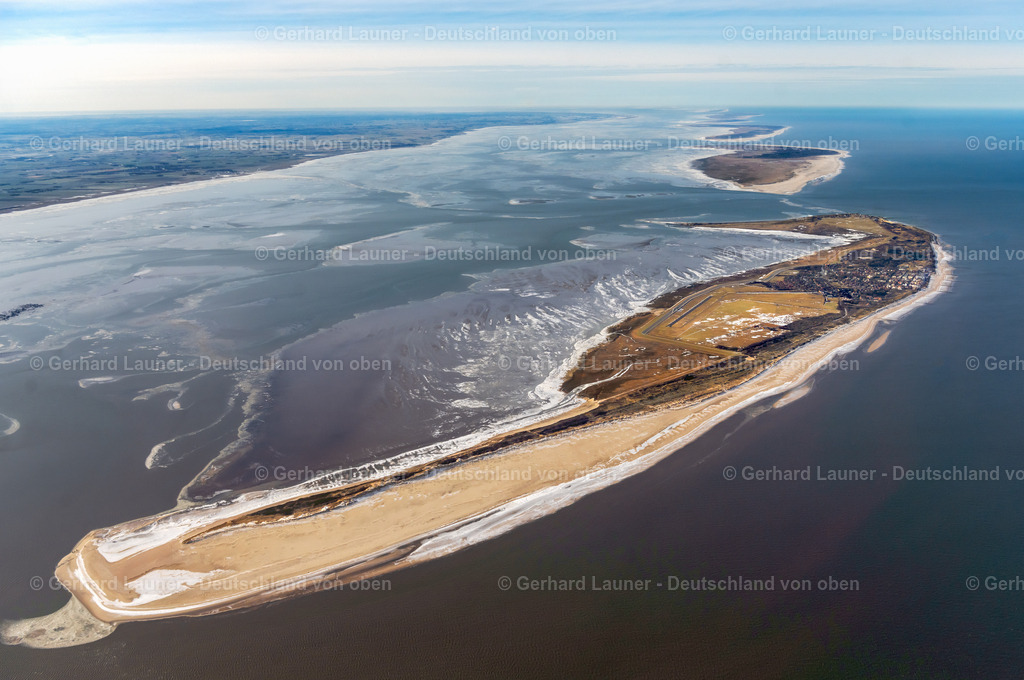 4044396 | WANGEROOGE 14.02.2021 Winterlich eisbedeckte Wattenmeer der Nordsee- Küste in Wangerooge im Bundesland Niedersachsen, Deutschland. // Wintry ice-covered Wadden Sea of a??a??the North Sea coast in Wangerooge in the state Lower Saxony, Germany. Foto: Gerhard Launer