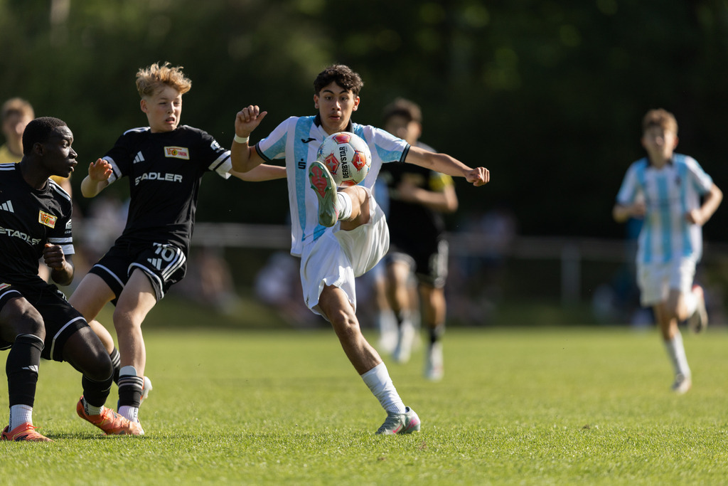Fußball I Männer I 40. Pfingscup Hollage I 13257 | realhellocedii - Realisiert mit Pictrs.com