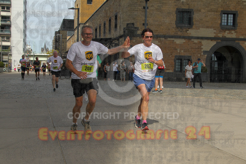 250920_1326_EV4_5573 | Sportfotografie im Rhein-Sieg Kreis, Köln, Bonn, NRW, Rheinland Pfalz, Hessen, etc. Unser Tätigkeitsfeld umfasst den Laufsport vom Volkslauf über den Marathon, Duathlon, Triathon bis zum Ultralauf wie Kölnpfad Ultra oder Schindertrail.