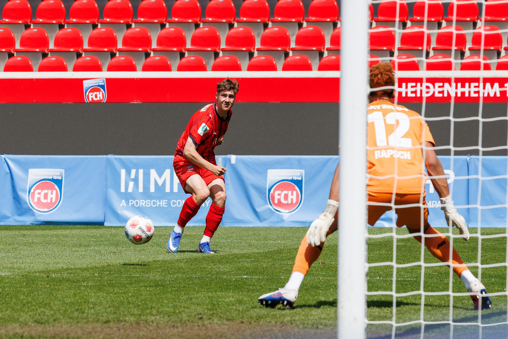 20260503-U19_FCH-LEV_101 | 1.FC Heidenheim 1846 vs. Bayer 04 Leverkusen, Fußball, U19, A-Junioren, NWL, U19-DFB-Nachwuchsliga, 2025/2026, Achtelfinale, 03.05.2026 in Heidenheim, Voith Arena(Foto: Michael Bulling) - Realisiert mit Pictrs.com