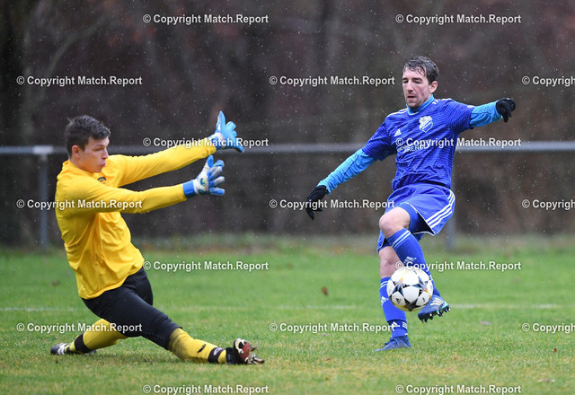 Fussball  Landesliga 2018/2019: SG Ahldorf / Muehlen - VfL Pfullingen | Fussball  Landesliga  2018/2019         09.12.2018SG Ahldorf / Muehlen - VfL PfullingenMarcel Schmollinger (re, SG) FOTO: ULMER PressebildagenturxxNOxMODELxRELEASExx