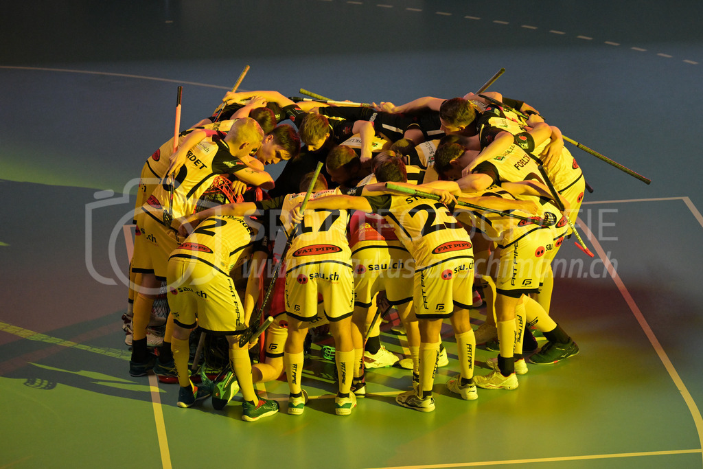 HC Rychenberg vs UHC Uster - 14. October 2022 | HC Rychenberg vs UHC Uster
AXA Arena, Winterthur
Goalie-Beschwörung HC Rychenberg.
Bild: Sportfotografie Markus Aeschimann | www.markus-aeschimann.ch - Realisiert mit Pictrs.com