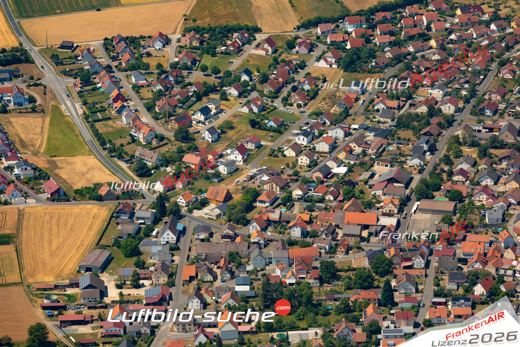 Das Luftbild zeigt :  Urspringen - Die Luftaufnahme wurde 2023 vom UL-Flugzeug aus erstellt ( keine Drohne ) - Hochauflösende Luftaufnahme - Für grossformatige Ausdrucke geeignet. Die Geschenkidee !Mit Lizenz und Bildrechte bestellbar