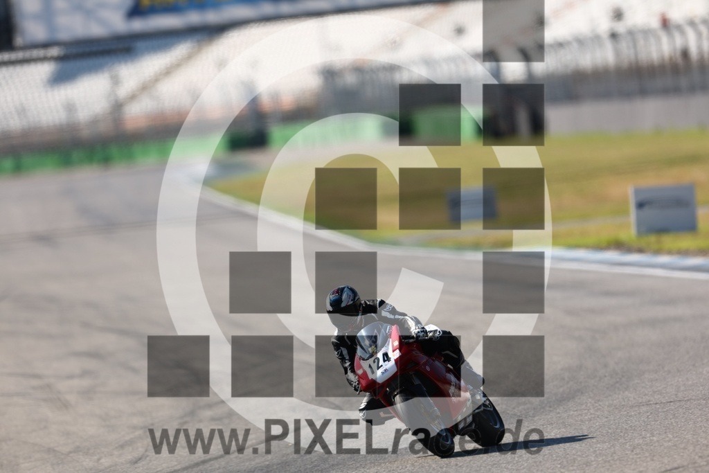 0124-20240624_00234 | Schöne Erinnerungen an spannende Momente - das festzuhalten ist unser Job. PIXELrace.de ist seit 2003 auf den Rennstrecken Europas unterwegs um die Action draußen beim Fahren und die wunderbare Stimmung imm Fahrerlager für euch einzufangen.