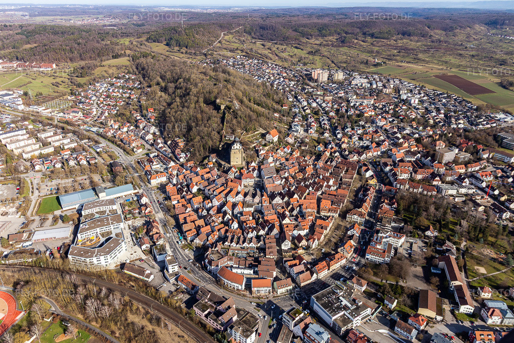 Luftbild: Stadtübersicht aus Westen in Herrenberg im Bundesland Baden-Württemberg in Deutschland. Foto: IMG_125209.jpg vom 20.02.2021 durch Werner Riehm/FLY-FOTO.de
