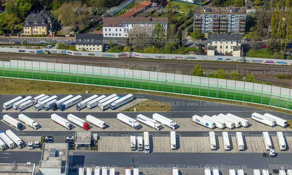 Herne230403443West | Luftbild, Nordfrost LKW Parkplatz, Schallschutzwand, Unser Fritz, Herne, Ruhrgebiet, Nordrhein-Westfalen, Deutschland
