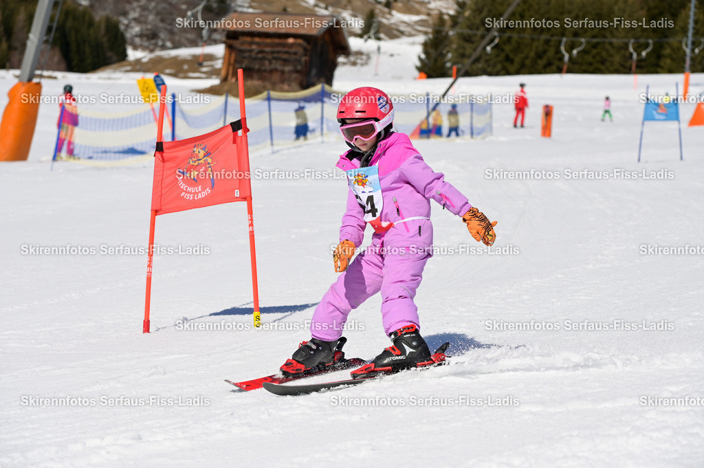 SRF_27.02.2026_499 | Skirennfotos,Serfaus,Fiss,Ladis,Kinderskirennen,Winter,Tirol,Oberland,skirace,SFL,feelfree,weil wir's genießen,ski,Ski,skifahren,Sonnenplateau, - Realisiert mit Pictrs.com