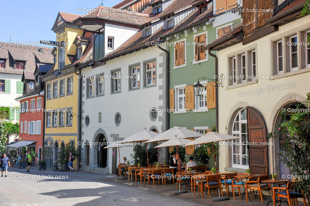 Deutschland_ Baden-Wuerttemberg_ Meersburg_ 21.06.2024-11 | 21.06.2024, Deutschland, GER, Baden-Wuerttemberg, Meersburg, im Bild Stadtansichten, Gebauede, Sehenswuerdigkeiten, Reise, Feature, Travel, Tourismus, Bodensee, Schiff, SchifffahrtMeersburg ist eine Kleinstadt im baden-wuerttembergischen BodenseekreisQuelle: Wikipedia