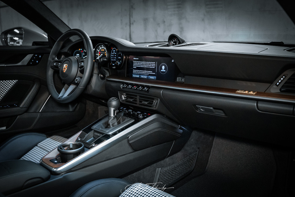 R6PZ3503 _Alexander Tschuncky | Entdecken Sie die faszinierende Welt von Alexander Tschuncky Arts: Kreative Fotografie, atemberaubende Automobilkunst und hochwertiger Bilderdruck. Lassen Sie sich inspirieren! - Realisiert mit Pictrs.com