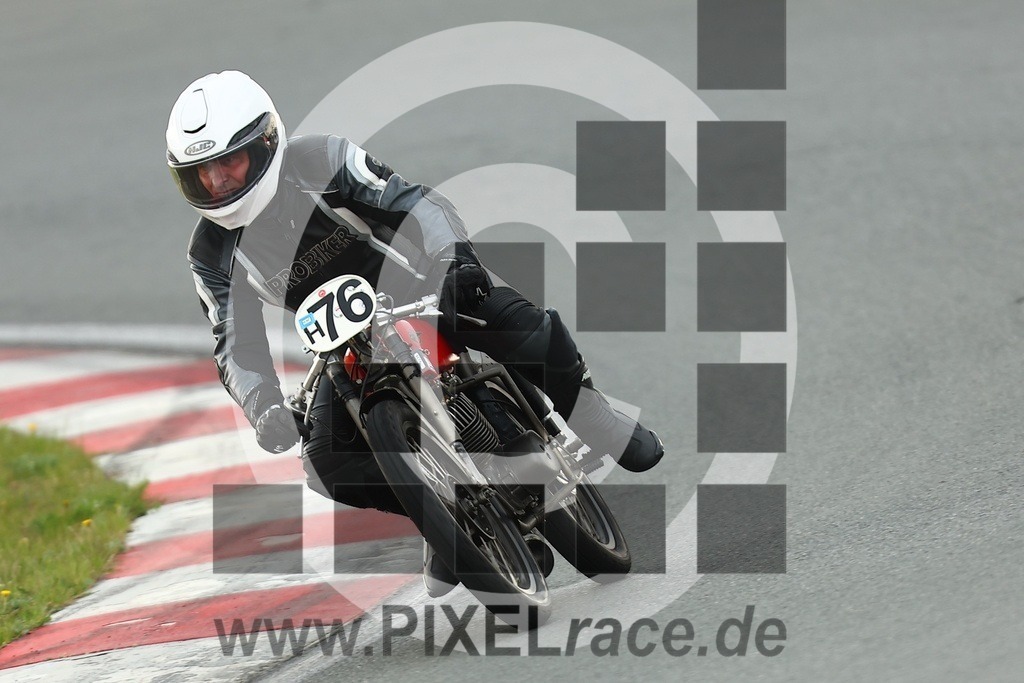 0h76-20260418_03558 | Schöne Erinnerungen an spannende Momente - das festzuhalten ist unser Job. PIXELrace.de ist seit 2003 auf den Rennstrecken Europas unterwegs um die Action draußen beim Fahren und die wunderbare Stimmung imm Fahrerlager für euch einzufangen.