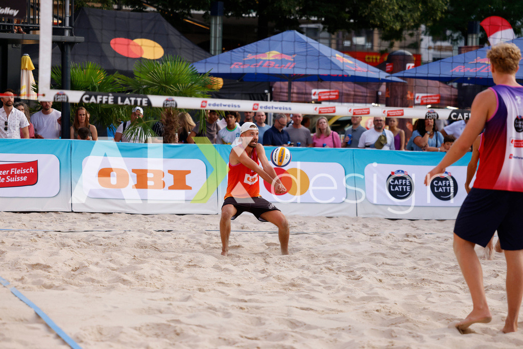 Obi BeachTour 2026 - Basel | BASEL, SWITZERLAND - JULY 18: TINKO SCHNEGG (SUI) during the Obi BeachTour 2026 match between MASSEREY / SCHNEGG (SUI) and BREER / KÄLIN (SUI) at Barfüsserplatz on July 18, 2026 in Basel, Switzerland. - Realisiert mit Pictrs.com