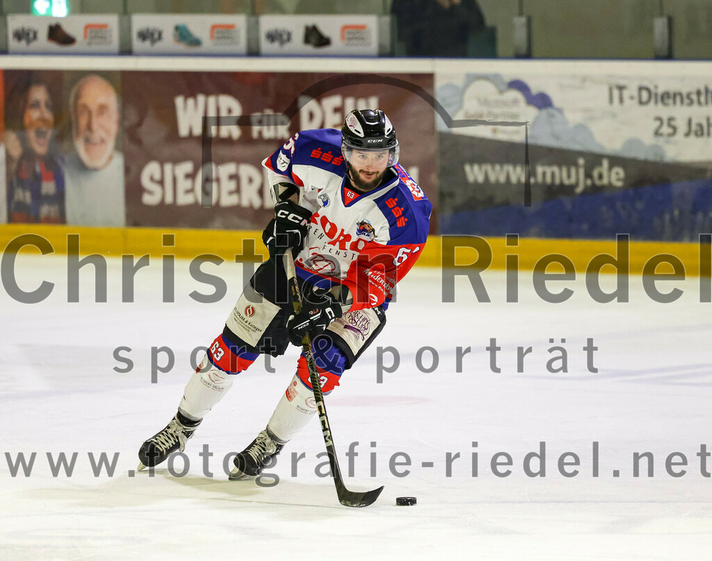 2023-11-03_073_TSV_Erding_gegen_ESC_Dorfen | Erding, Deutschland, 03.11.2023:
Eishockey, Bayernliga Vorrunde 2023 / 2024, 6. Spieltag, TSV Erding gegen ESC Dorfen, Endergebnis: 11:3

Michal Popelka (ESC Dorfen, #63)

Foto: Christian Riedel / fotografie-riedel.net