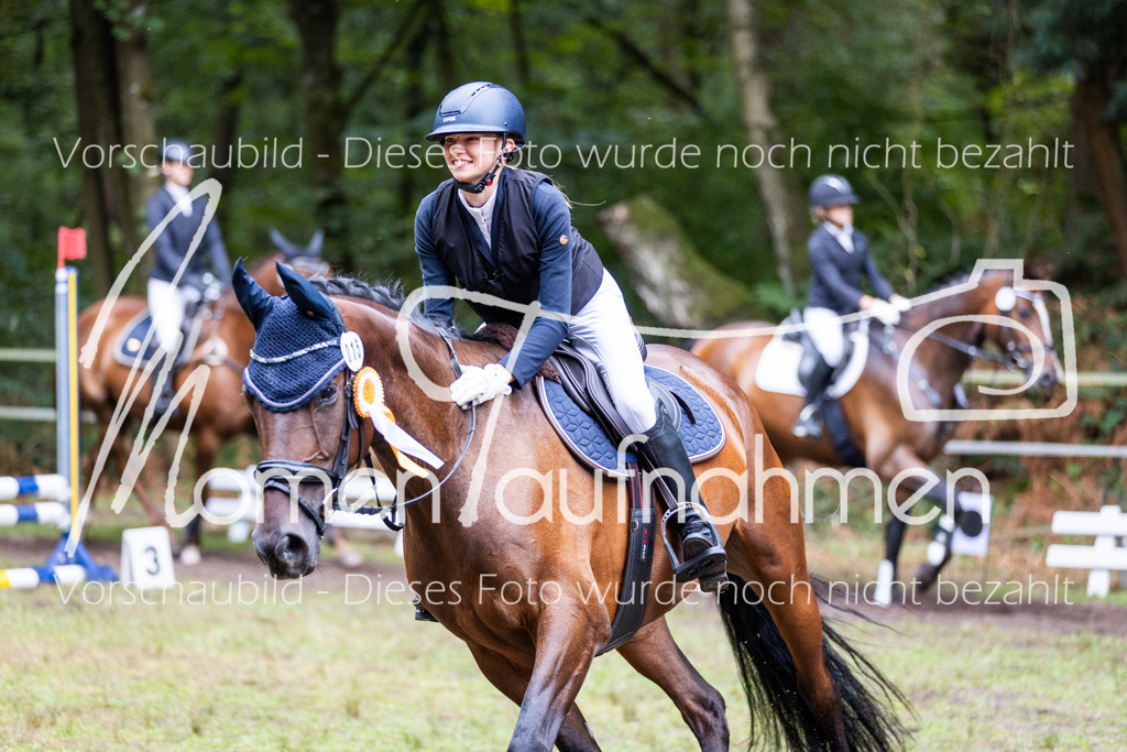 HB-Springreiter-077 | MomenTaufnahmen Pferdesportfotos