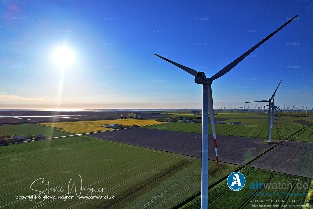 Windpark Reussenköge - Bürgerwindpark Reußenköge | Entdecken Sie atemberaubende Luftbilder und Fotografien auf airwatch.de - Tauchen Sie ein in eine Welt voller faszinierender Aufnahmen aus der Vogelperspektive.