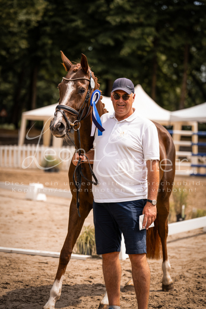 3.Fr00153 | Leoni Ertmer Photography - Realisiert mit Pictrs.com