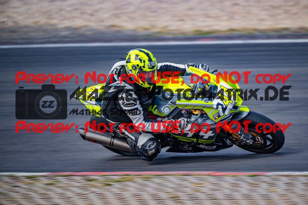 MaZZes_FotoMatrix_230719_9572 | WEISS