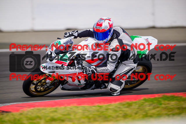 MaZZes_Fotomatrix_20250421_6021986_6623 | WEISS