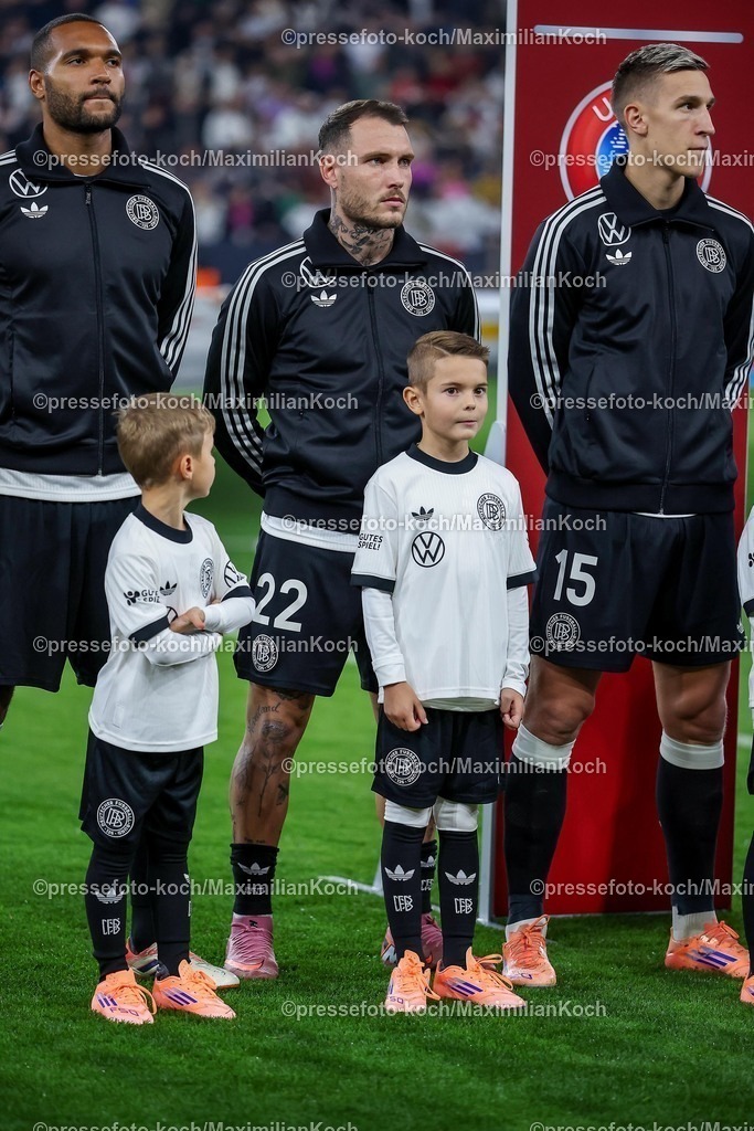 DFB10102502115 | 10.10.2025, Fußball, Länderspiel, Deutschland - Luxemburg, UEFA WM-Qualifikation, 2025/2026, Gruppe A, PreZero Arena in Sinsheim: David Raum (GER #22)  mit EinlaufkindDFB regulations prohibit any use of photographs as image sequences and or quasi-video. 