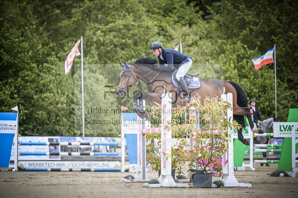 DOS_4780 | Entdecke hochwertige Reitturnierfotos von Foto Oger. Professionell, emotional und authentisch – jetzt Lieblingsmomente im Shop bestellen.Deutschlandweite Turnierfotografie. - Realisiert mit Pictrs.com