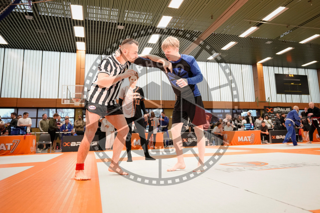 20231125PBB6853 | Fighters compete during the Grappling Industries Jiu-jitsu Championship in Berlin, Germany, on November 25, 2023.