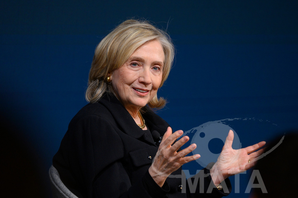 _DWI3172 | Die US-Politikerin Hillary Clinton auf der Veranstaltung Bridging Scholarship and Statecraft im Rahmen der Münchner Sicherheitskonferenz 2026. München, 13.02.2026 Bayern Deutschland  - Realisiert mit Pictrs.com