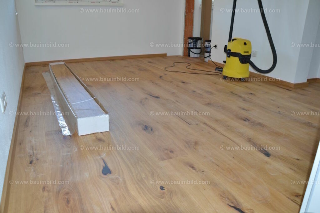 bib-lg22-bodenbelaege-0002 | Nach LV-Leistungsgruppen sortierte Detailfotos über den Bau eines Hauses. Alle Hausbau-Bilder direkt vom Urheber und Autor der Website Haus-Selber-Bauen.com