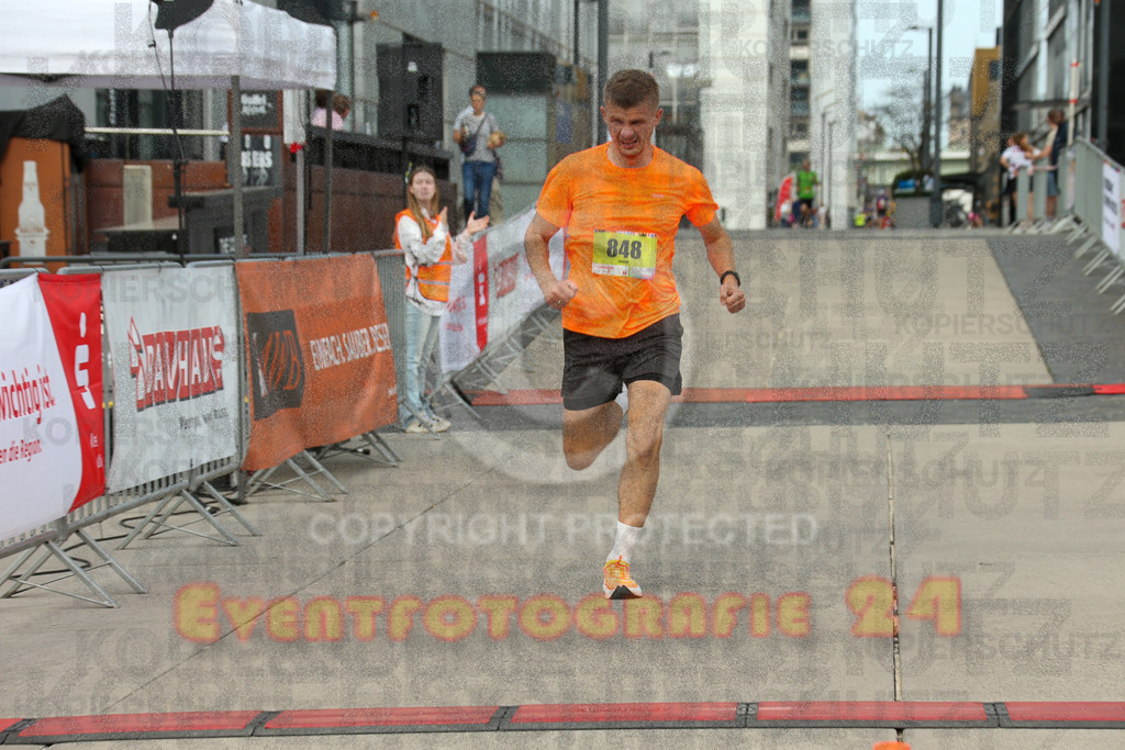 250920_1320_EX1_4065 | Sportfotografie im Rhein-Sieg Kreis, Köln, Bonn, NRW, Rheinland Pfalz, Hessen, etc. Unser Tätigkeitsfeld umfasst den Laufsport vom Volkslauf über den Marathon, Duathlon, Triathon bis zum Ultralauf wie Kölnpfad Ultra oder Schindertrail.