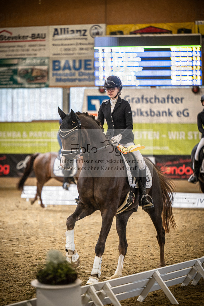 DOS_0050 | Entdecke hochwertige Reitturnierfotos von Foto Oger. Professionell, emotional und authentisch – jetzt Lieblingsmomente im Shop bestellen.Deutschlandweite Turnierfotografie. - Realisiert mit Pictrs.com