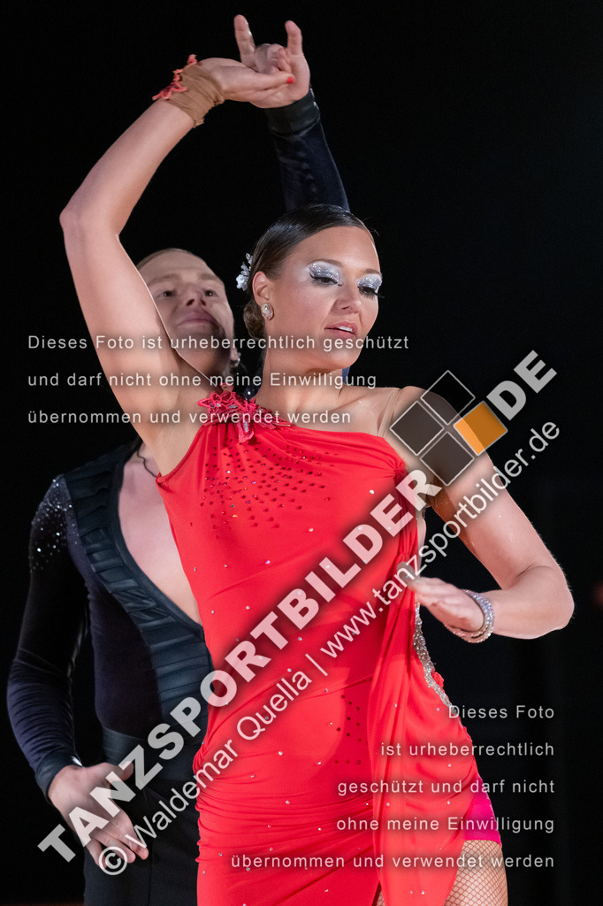 20250504-10188 | Hier finden Sie Tanz Bilder vom Latein und Standard Formationen tanzen. Sportbilder vom Tanzsport. Schöne Fotos und von Weltmeisterschaft, Europameisterschaft, Bundesliga, Regionalliga, Oberliga und Landesliga sowie von GOC Stuttgart, DanceComp, WM Bremen
