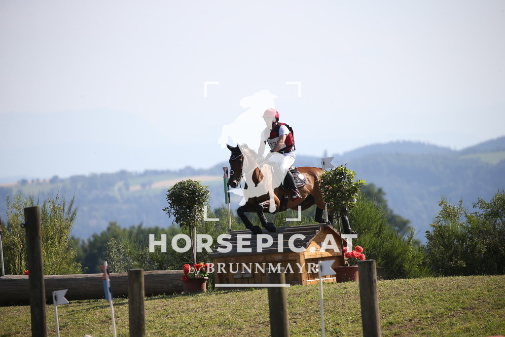 DL2Q2047 | Willkommen bei Brunnmayr - Design & Fotografie – Ihrem Spezialisten für Reitturniere und Pferdeveranstaltungen in Oberösterreich, Salzburg und Bayern! Seit über 17 Jahren sind wir leidenschaftlich dabei.