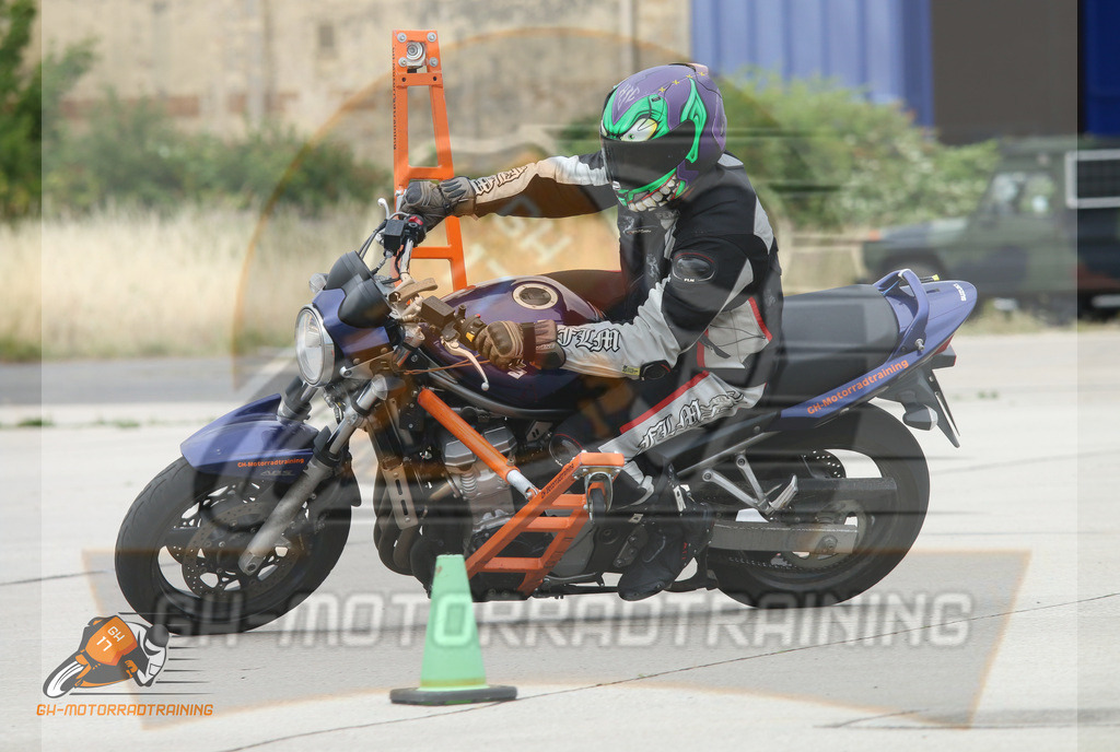 IMG_1768 | gh-motorradtraining-foto.de - Realisiert mit Pictrs.com