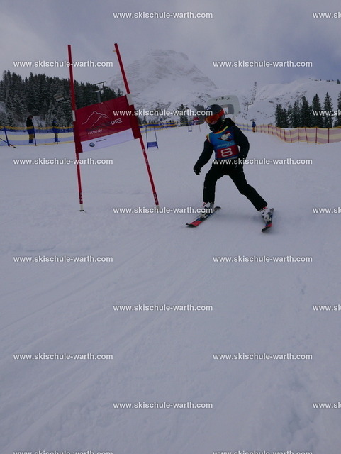 Julius (3) | Photos von der Skischule Warth - Realisiert mit Pictrs.com