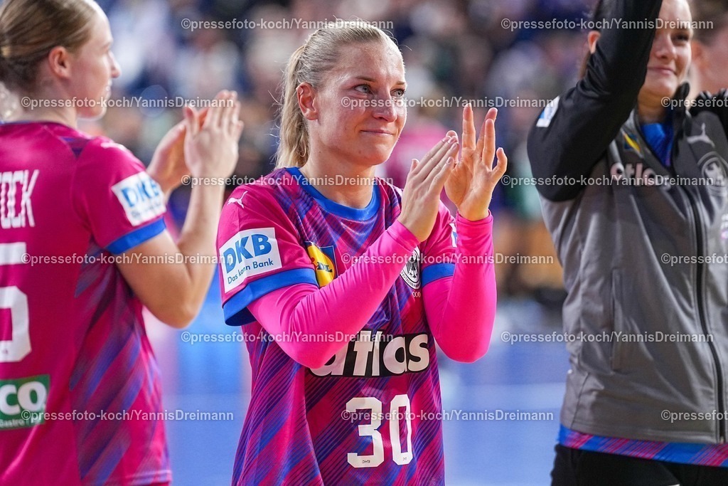 xydrx21092501065 | 21.09.2025, xydrx, Handball, Frauen Länderspiel, Deutschland - Niederlande, YAILA Arena: Jenny Behrend (GER #30)