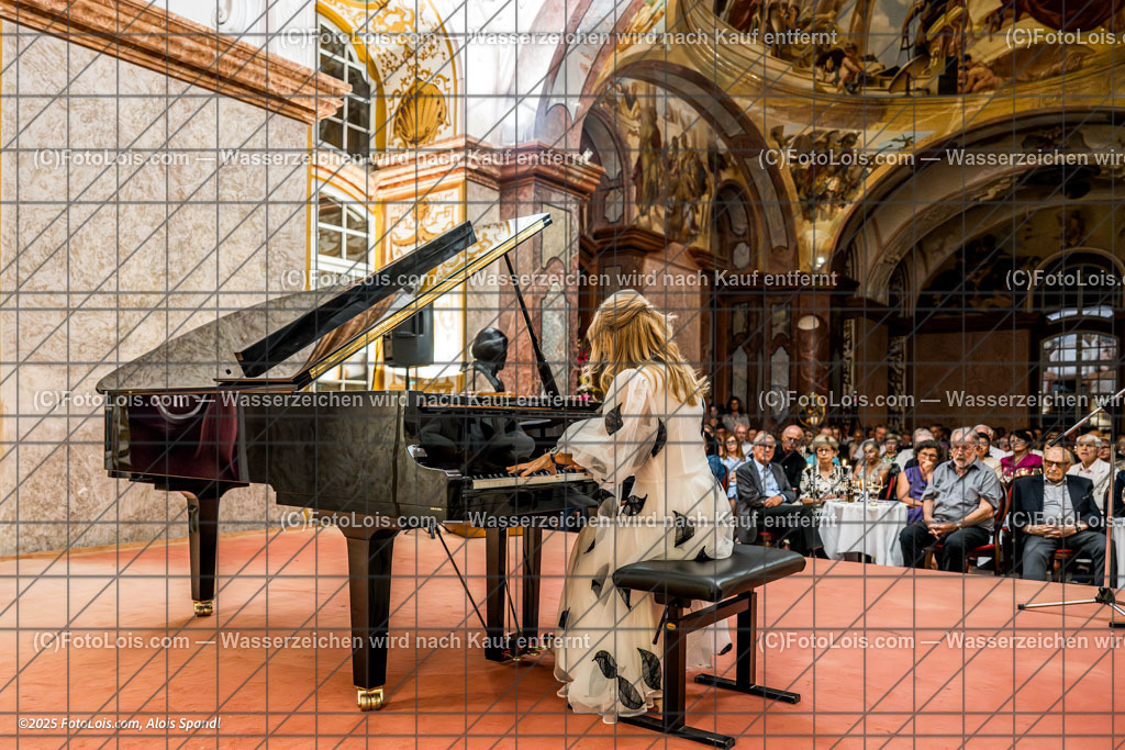 _ALP4463_Nocturno-Konzert_Angatscheva Donka | XLI. CHOPIN-Festival - Barockbibliothek, Sa 16. Aug. 2025, 20.00 Uhr, NOCTURNO - nächtliches Konzert bei Kerzenlicht, Frédéric Chopin und die Kämpfer für Frieden, Recht und Freiheit seiner Zeit. SolistInnen des Festivals: Yinqi Wang, Piotr Koscik, Anna Maria Niemiec - Violincello, Manfred Wagner Artzt, Clara Biermasz, Rachel Cheung, Natalia Rehling, Kamila Sacharzewska, Donka Angatscheva, Yves Henry. Moderation: Liliana Niesielska. Werke von Frédérik Chopin, Franz Liszt, Franz Schubert, Robert Schumann, Gabriel Fauré, Elisabeth Wiedner-Zajac u.a.