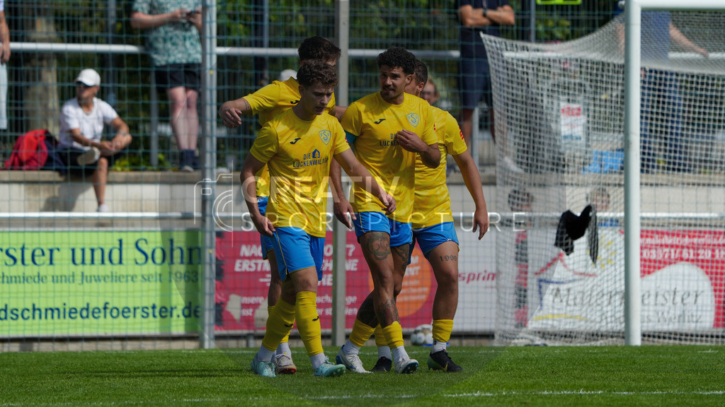 Fußball, Herren, Saison 2025/2026, Regionalliga Nordost, 2. Spieltag, FSV 63 Luckenwalde vs. Chemnitzer FC, Samstag 02.08.2025, Werner-Seelenbinder-Stadion Luckenwalde | Fußball, Herren, Saison 2025/2026, Regionalliga Nordost, 2. Spieltag, FSV 63 Luckenwalde vs. Chemnitzer FC, Samstag 02.08.2025, Werner-Seelenbinder-Stadion Luckenwalde, Im Bild: Jubel beim FSV 63 Luckenwalde nach dem erneuten Führungstreffer - Realisiert mit Pictrs.com