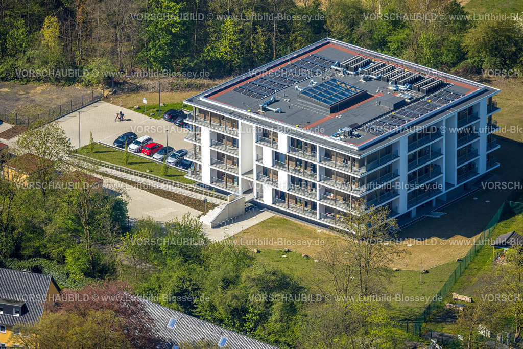 Kamen230406174 | Luftbild, Solarhaus, Eilater Weg Ecke Wilhelm-Bläser-Straße, Gebäude in Hybridbauweise mit einer neuartigen Energieversorgung, Kamen, Ruhrgebiet, Nordrhein-Westfalen, Deutschland